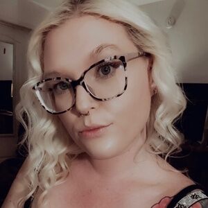 Meet your Posher, Katelyn